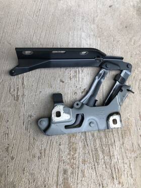 80a823302c Audi 2018-2024 Q5 Sq5 Oem Right Hood Hinge Monsoon Grey