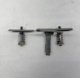 51231876996 Bmw 51231876995 E28 Hood Front Latch Lever Catch L And R Side