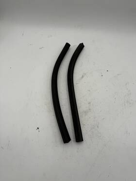 Bmw 7034164 08-10 E60 528 535 550 Front Hood Bonnet Seal Weather Strip Set Oem