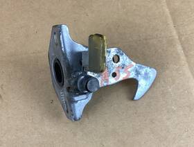 7073916 Bmw 2007 - 2013 328i E90 Hood Bonnet Lock Latch Safety Catch Oem