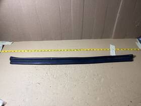 7199435 Bmw 2010 - 2015 750i Front Engine Hood Seal / Weather Stripping Oem