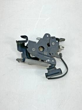 7485957 Bmw 2019 - 2024 X4 G02 Hood Bonnet Left Or Right Side Lock Latch Oem 7485957 Bmw 2019 - 2024 X4 G02 Hood Bonnet Left Or Right Side Lock Latch Oem