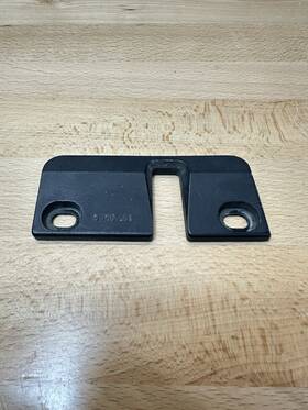 8166681 Bmw 7 Series E38 Facelift Left Front Bonnet Catch Mount Plate