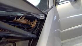118.gm4l06 Buick Lacrosse 2006 Hood Hinge 3827042