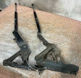15520497 Buick 03-07 Rendezvous Hood Hinge Set With Struts Left Right Hinges Tan Xb 15520497 Buick 03-07 Rendezvous Hood Hinge Set With Struts Left Right Hinges Tan Xb