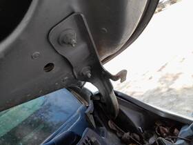 3931908 Buick Used Hood Hinge Fits 2016 Lacrosse Grade A