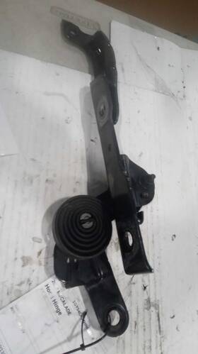 5694854 Cadillac Used Hood Hinge Fits 2017 Escalade Grade A