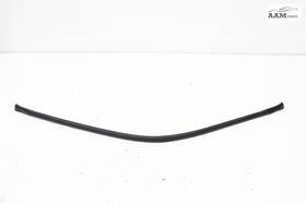 84523626 Cadillac 2020-2024 Ct5 Hood Bonnet Forward Weatherstrip Seal Rubber Oem 84523626 Cadillac 2020-2024 Ct5 Hood Bonnet Forward Weatherstrip Seal Rubber Oem