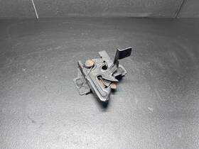 15706108 Chevrolet 1999 - 2006 Tahoe Gm Hood Latch Lock Oem