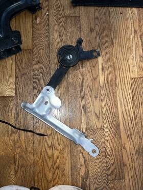 15886598 Chevrolet Driver Left Upper Hood Hinge Fits 2007-2013 Silverado 1500