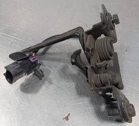 22787054 Chevrolet Volt 2012 Oem Hood Bonnet Release Secondary Latch Catch 11221 22787054 Chevrolet Volt 2012 Oem Hood Bonnet Release Secondary Latch Catch 11221