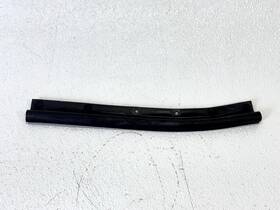 94787612 Chevrolet 11-16 Cruze Front Left Side Hood Bonnet Weatherstrip Seal Cover Oem