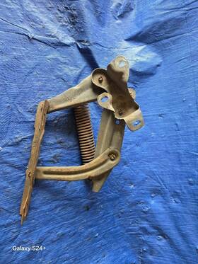 118-00175l Ford 65 66 67 Galaxie Left Hood Hinge 42154