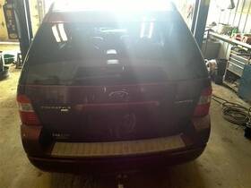 118.fd1i05 Ford Freestyle 2005 Hood Hinge 10098205