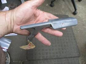 11t-8215 Ford 1941 Truck Hood Handle 1 Ton And 1/2 Nos Ik