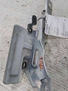 2005601 Ford Used Hood Hinge Fits 2020 Expedition Grade A