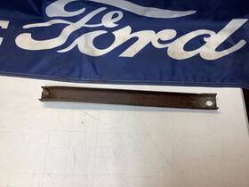 C7tz-16864-a Ford 67 68 69 1970 1971 1972 Truck F100 F250 F350 Hood Latch Catch Bracket Brace C7tz-16864-a Ford 67 68 69 1970 1971 1972 Truck F100 F250 F350 Hood Latch Catch Bracket Brace