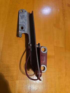 Csp34 Ford Mustang Pass Side Hood Hinge Red S197 2005 - 2009