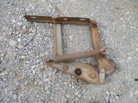 D70z-16796-a Ford 72-76 Torino Rh Hood Hinge