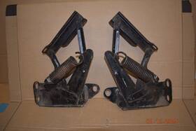 1196508 General Motors 1961 61 Buick Lesabre Invicta Electra 225 Hood Hinges Pair