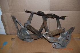 14015975-14015976 General Motors Hood Hinges Pair 1977-90 Caprice Impala B Body Buick Olds Pontiac Nice