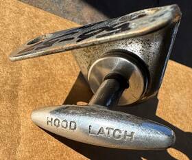 1990837 General Motors 1956-1957 Corvette Original Hood Latch Release Handle Rh Cable And Bracket 1990837 General Motors 1956-1957 Corvette Original Hood Latch Release Handle Rh Cable And Bracket