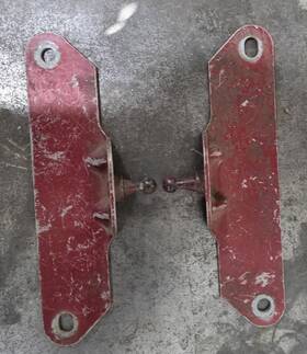 Gm 20660172 Pair Of 88 - 92 96 Pontiac Grand Am Hood Support Cylinder Bracket