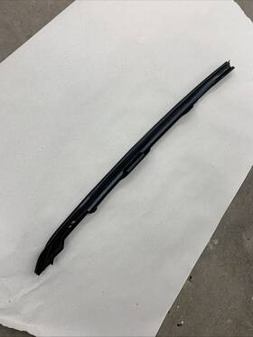 20963537 Gm Oem 2015-2019 Chevy Silverado 2500 Hood Right Passenger Weatherstrip #0427