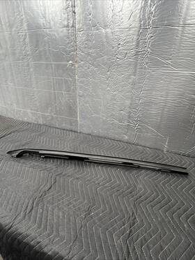 23473813 Gm Oem Hood Side Weatherstrip Right Gmc Sierra 2500 3500 2015-2019