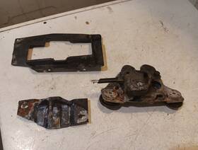 5605 Gm 5802 1984-88 Pontiac Fiero Gt Se 2m4 Front Hood Latch Catch And Trim Cover