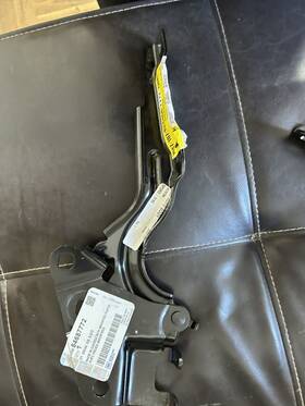 84687772 Gm Genuine Passenger Side Hood Hinge