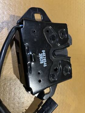 84839546 Gm 2020-2024 Corvette C8 Hood Lock Latch Switch Assembly &4839546
