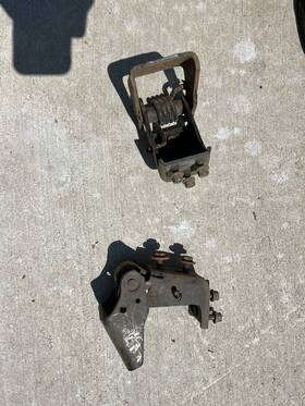 136kbn3a Hummer H2 2003-2009 Hood Bonnet Left Driver Side Hinge Support Oem Black