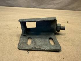Bd19906 Jaguar Xke E-type Bonnet Lock Bracket Lh Oem