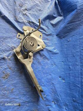 118-00448r Jeep 93 94 95 96 97 98 Grand Cherokee Right Hood Hinge 136719