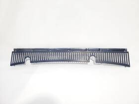 Jeep 2846088 Used Cowl Grille Panel Fits 1989 Grand Wagoneer Grade A
