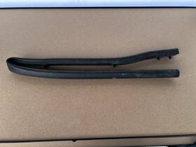 D4000 Kia 86435 Genuine Oem Front Hood Seal Strip 2016-2020 Optima