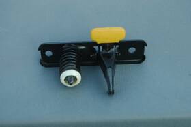 Fpb100160 Land Rover 1999-2004 Range Discovery Ii Safety Center Hood Latch