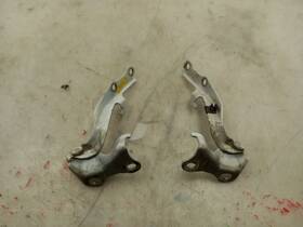 118.le1i04 Lexus 04 Es330 Hood Hinge Wht-062