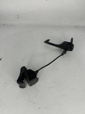 181.le1t99 Lexus Oem 1994 Ls400 Hood Latch Release