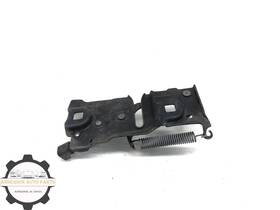 Gd9a16700 Lincoln 15618 2017-2020 Continental Front Hood Bonnet Lock Latch Oem