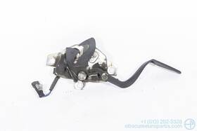14039614 Maserati Used 2003-2007 M139 Quattroporte Hood Latch Mechanism