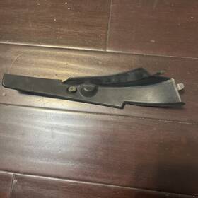 D651-51-pb1c Mazda Genuine End Cap Used