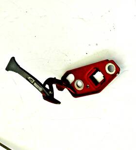 2018800060 Mercedes 1984 -1989 W201 190e 190d Safety Hood Latch Oem
