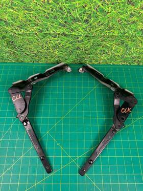 A2038800428 Mercedes A2038800428/2038800428/a203 03-09 Clk320 Clk350 W209 Hood Hinge Left And Right Oem