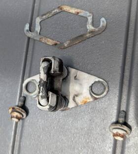 1268800060 Mercedes Benz C126 Upper Hood Catch 380sec 500sec 560sec