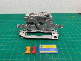A2048800728 Mercedes-benz 08-14 C-class W204 Front Right And Left Hood Hinge Set Pair Oem