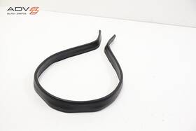 Mercedes-benz A2126280298 2012 - 2018 Cls550 W218 Under Hood Rear Center Weatherstrip Seal Oem