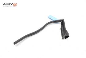 Mercedes-benz A2186280198 2012 - 2018 Cls550 W218 Hood Bonnet Right Side Weatherstrip Seal Oem