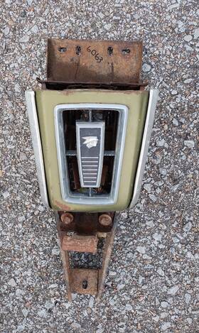 D7bl-bb844-a Mercury 1967-68 Cougar Hood Latch Assembly With Grille Center